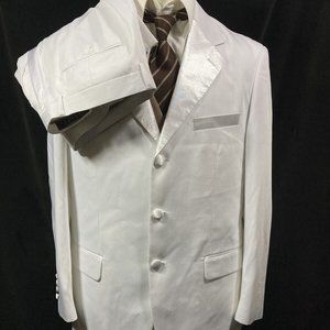 Mens White Tuxedo Rare W Sateen Trim Microfiber 42R 36x37 Rare NWT